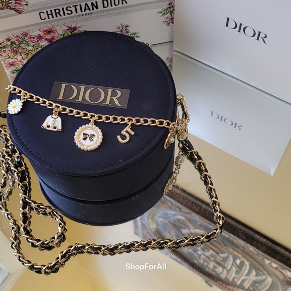 💥💥 Dior Vanity Pouch Makeup Case with inner mirror Black circular 15×7c - Picture 12 of 16
